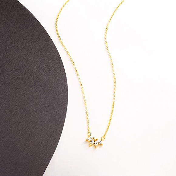 ⚜️𝟯𝟬%𝗢𝗙𝗙 𝗯𝘂𝗻𝗱𝗹𝗲𝘀 𝟯+⚜️ NEW CZ Floral Delicate Necklace - Picture 6 of 11